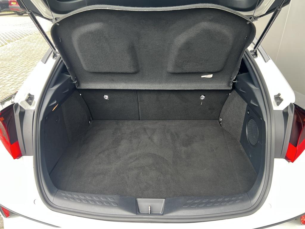 Toyota C-hr 2.0 hybrid executive