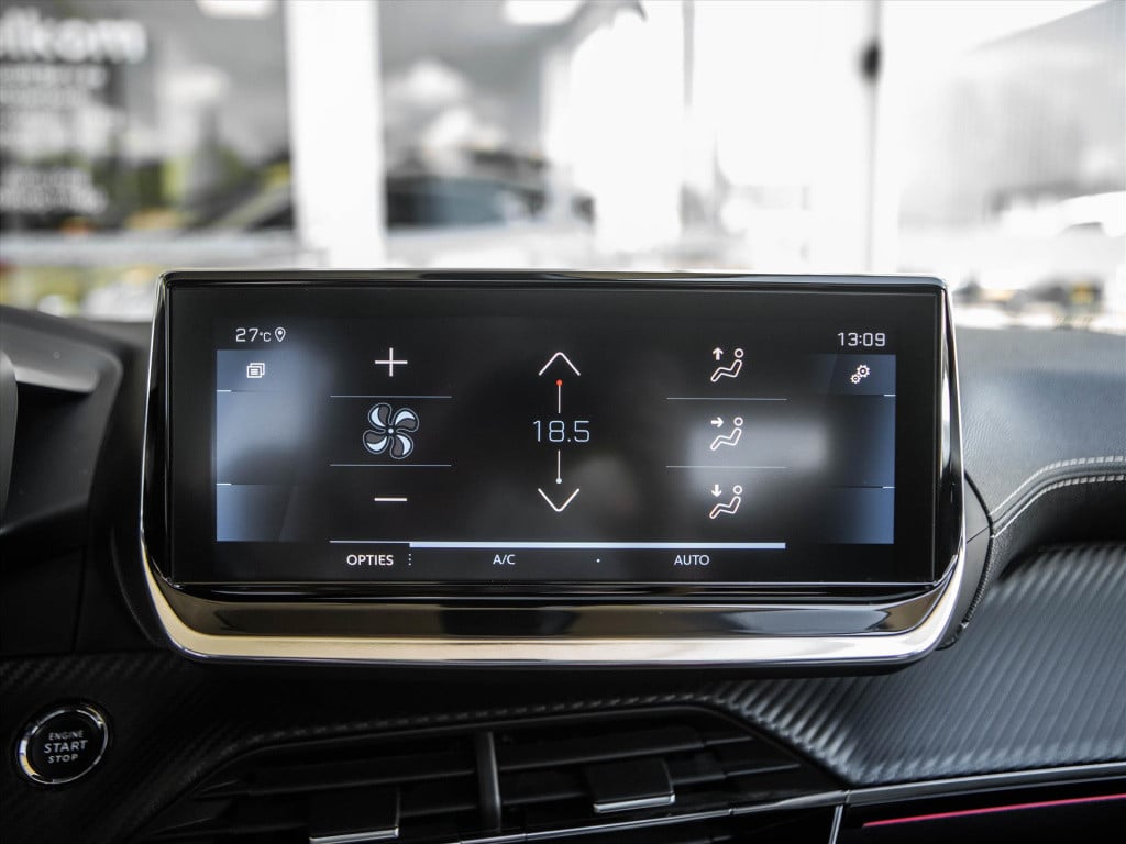 Peugeot 208 1.2 puretech 100pk gt-line automaat | panoramadak | navigatie |