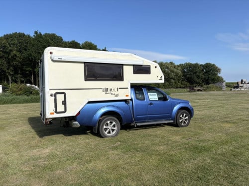 Nissan Navara met opzetcamper