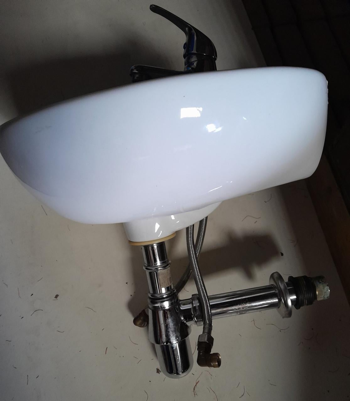 Wasbak + 1 hendelkraan warm/koud incl flex  aansluiting