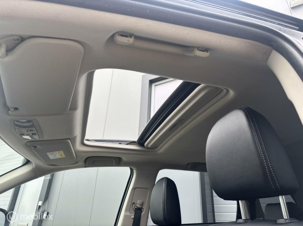 Mitsubishi Outlander 2.0 phev executive schuifdak, trekhaak