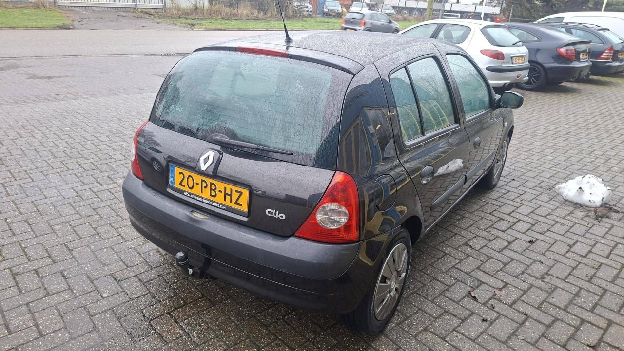 Renault Clio  1.4 16v Privilege Comfort 5drs bj:2004 apk 2027 !!
