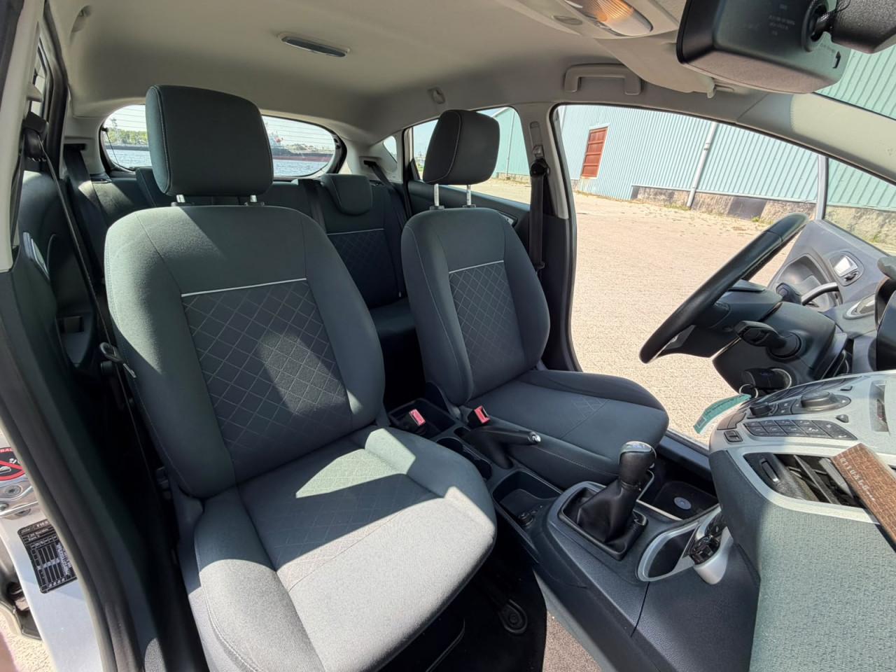 Ford Fiesta 1.25 Titanium 5 drs | Airco | CC | Trekhaak | Nw Distrib. riem