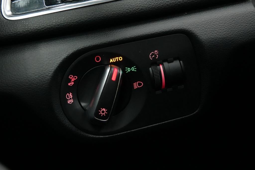 Audi Q3 1.4 tfsi | pano | stoelverw. | cruise | trekhaak |