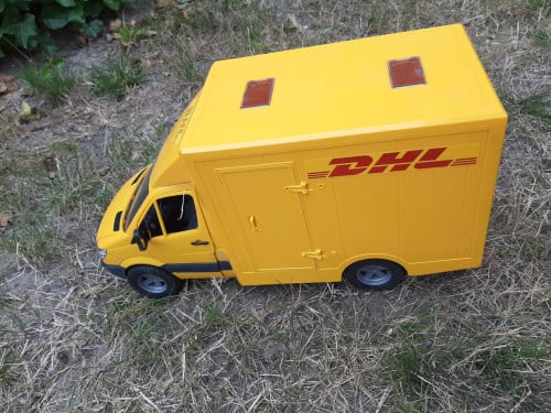 Buder DHL bestelbus