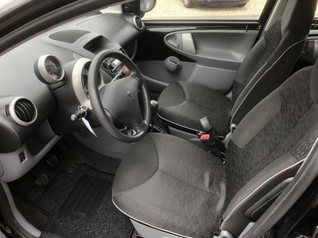 Peugeot 107 1.0-12v millesim 200