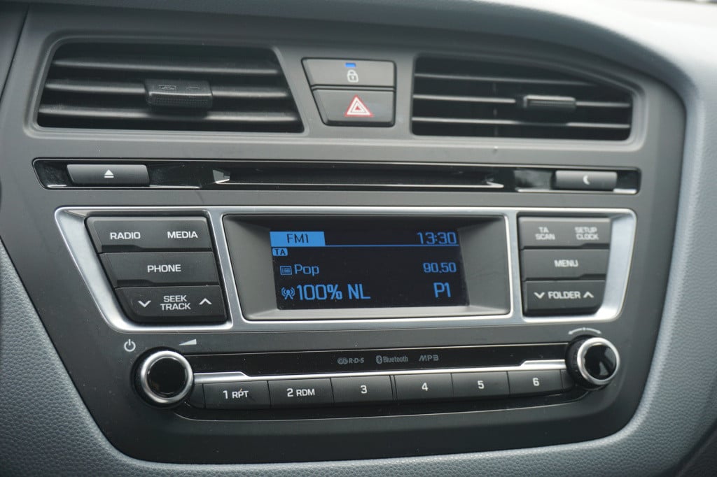 Hyundai I 20 1.2 hp i-motion airco / elektr/ ramen / cruise / lm velgen tre