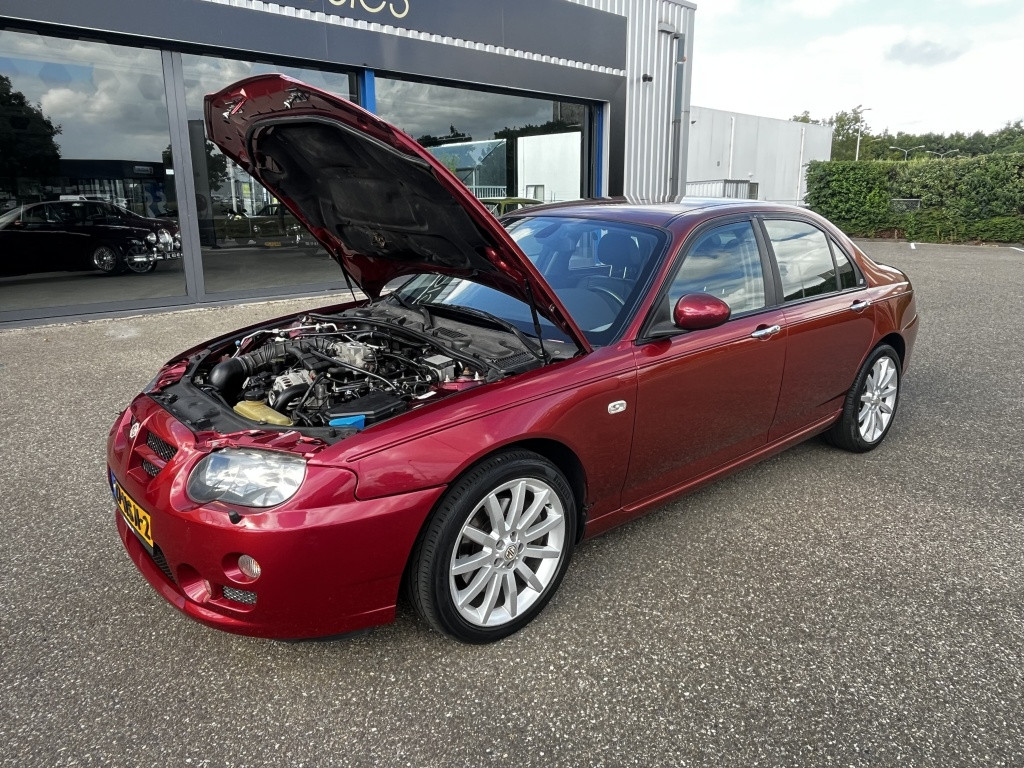 MG ZT 4.6 v8 260