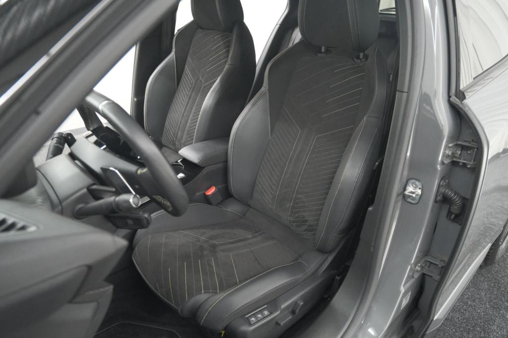 Peugeot 2008 puretech 130 eat8 gt | 360 camera | stoelmassage | adaptieve c