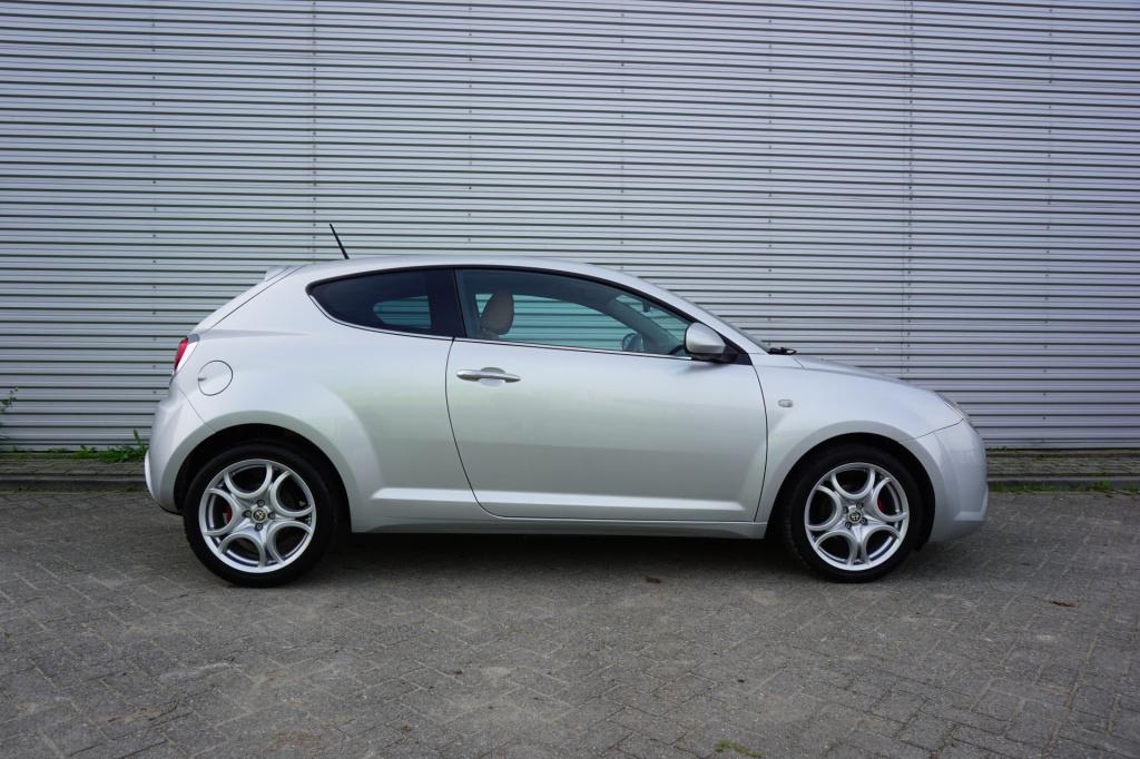 Alfa Romeo MiTo 0.9 twinair distinctive climate / navi / cruise / leder / p