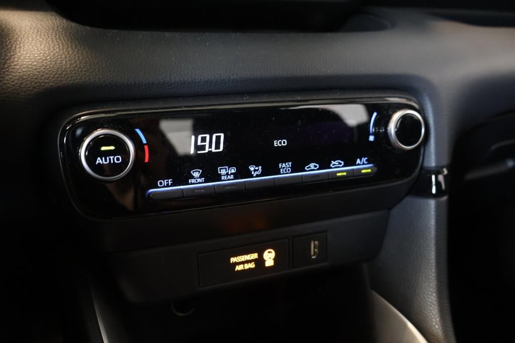 Toyota Yaris 1.5 hybrid dynamic nl auto, trekhaak, acc, app connect