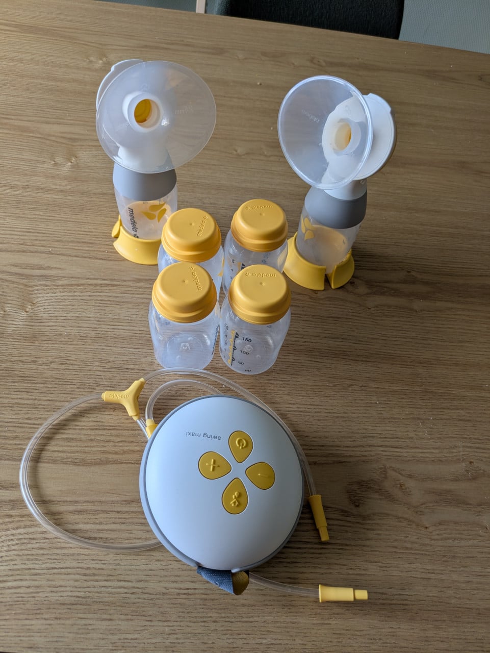 Medela Swing Maxi kolf met 4 extra flesjes
