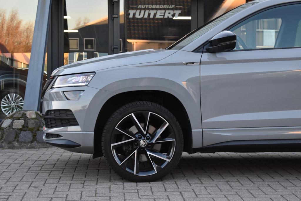 Skoda Karoq 1.5 tsi act sportline mj21 | trekhaak | pano | apple carplay | 