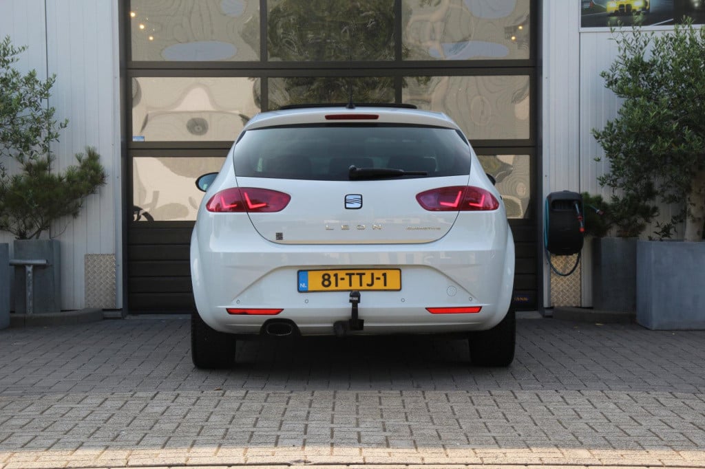 Seat Leon 1.2 tsi copa - leder - schuifkantel - trekhaak - xenon - pdc - na