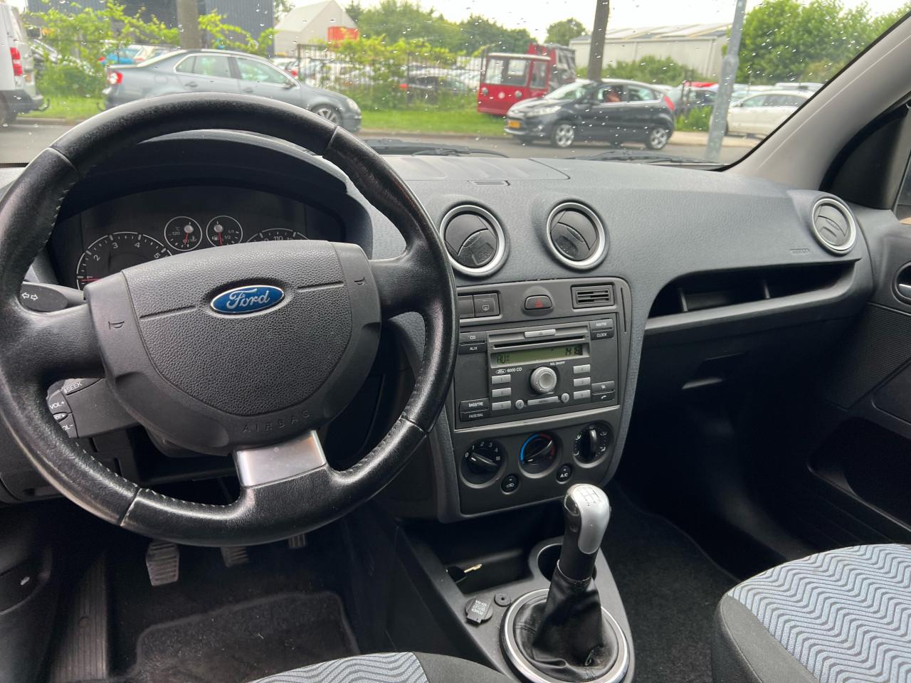 Ford Fusion 1.4-16V Futura hoge instap Jaar apk