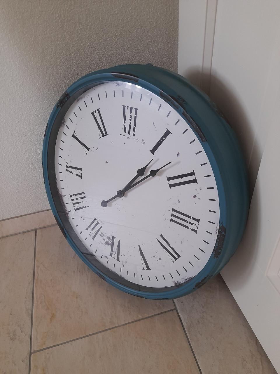 Prachtige  vintage/ industrie klok  (51cm doorsnede 8cm dik) in goede staat