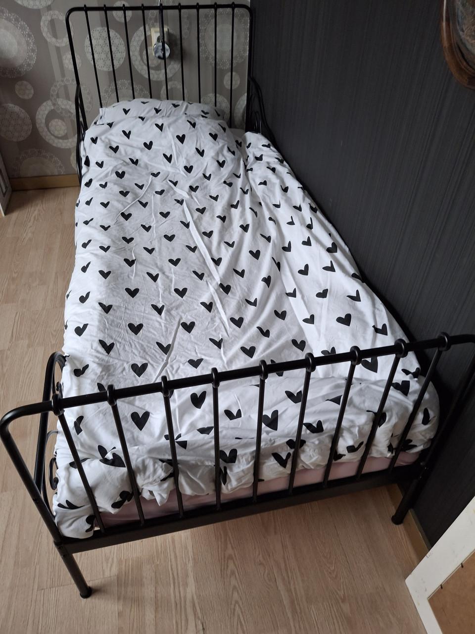 Meegroeibed met matras van ikea