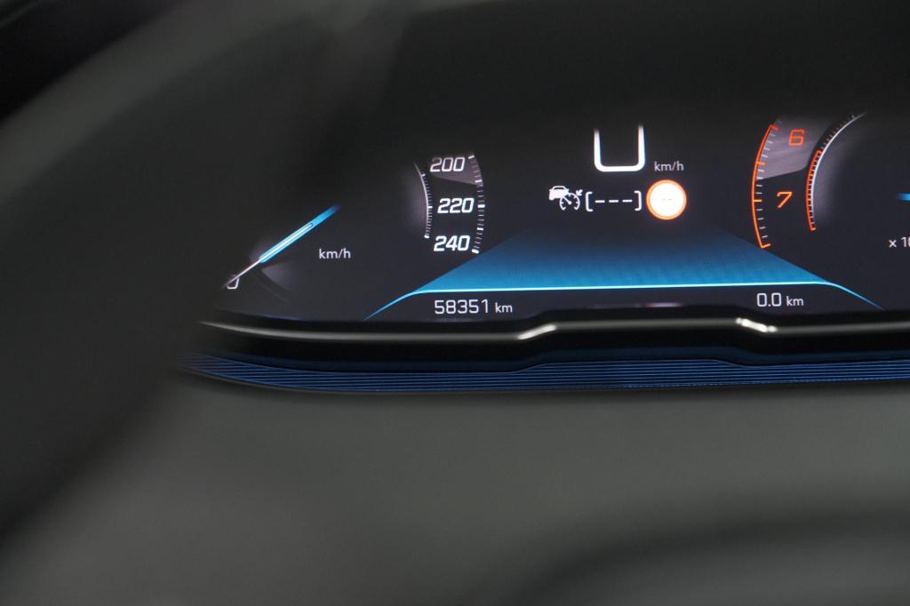 Peugeot 3008 puretech 130 eat8 allure | camera | adaptieve cruise control |