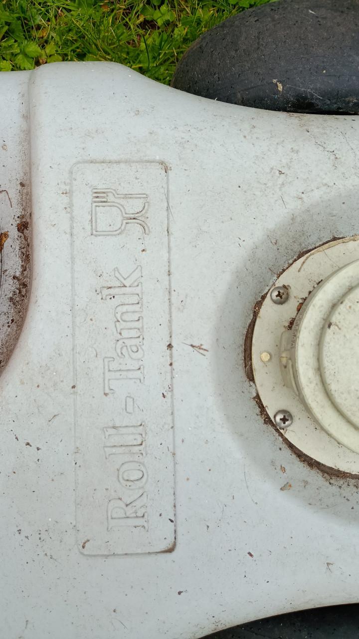 Fiamma vuil water roll tank