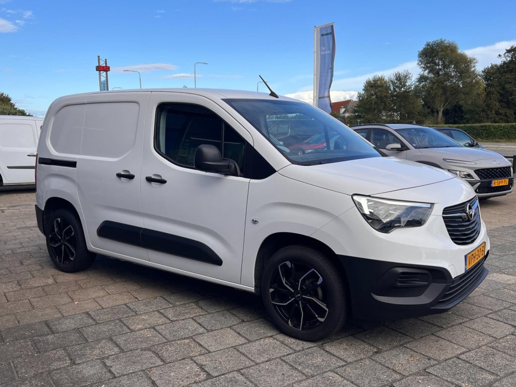 Opel Combo 1.5d l1h1 edition, trekhaak enz...