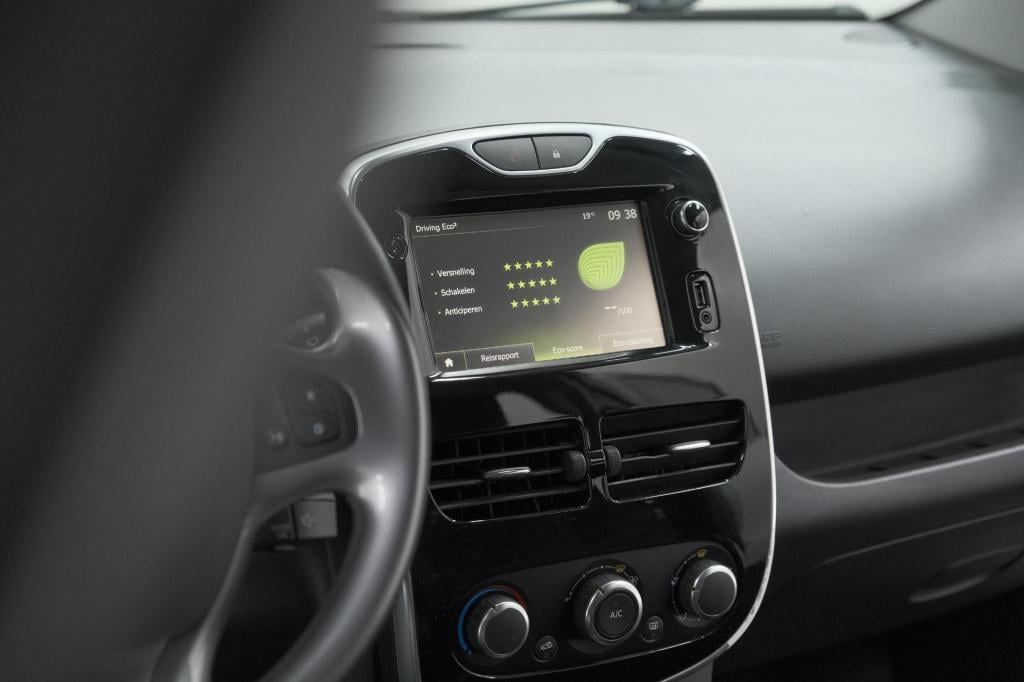 Renault Clio estate tce 90 limited | parkeersensoren | navigatie | airco