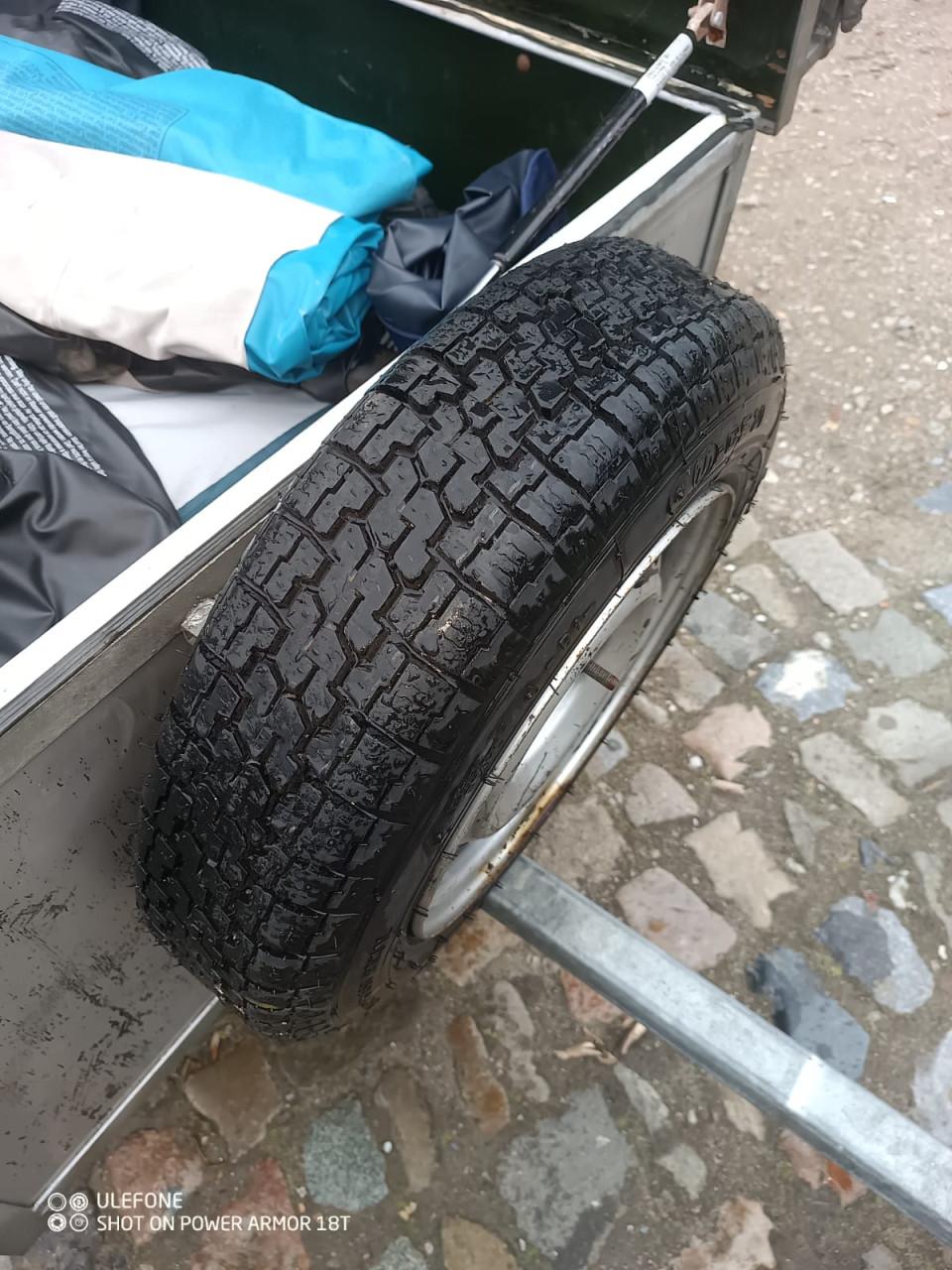 Grote bagagekar met Thule fietsendrager (4 fietsen)