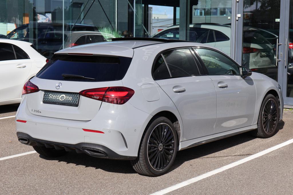Mercedes-Benz A-Klasse 250 e amg line i panoramadak i camera i distronic i 