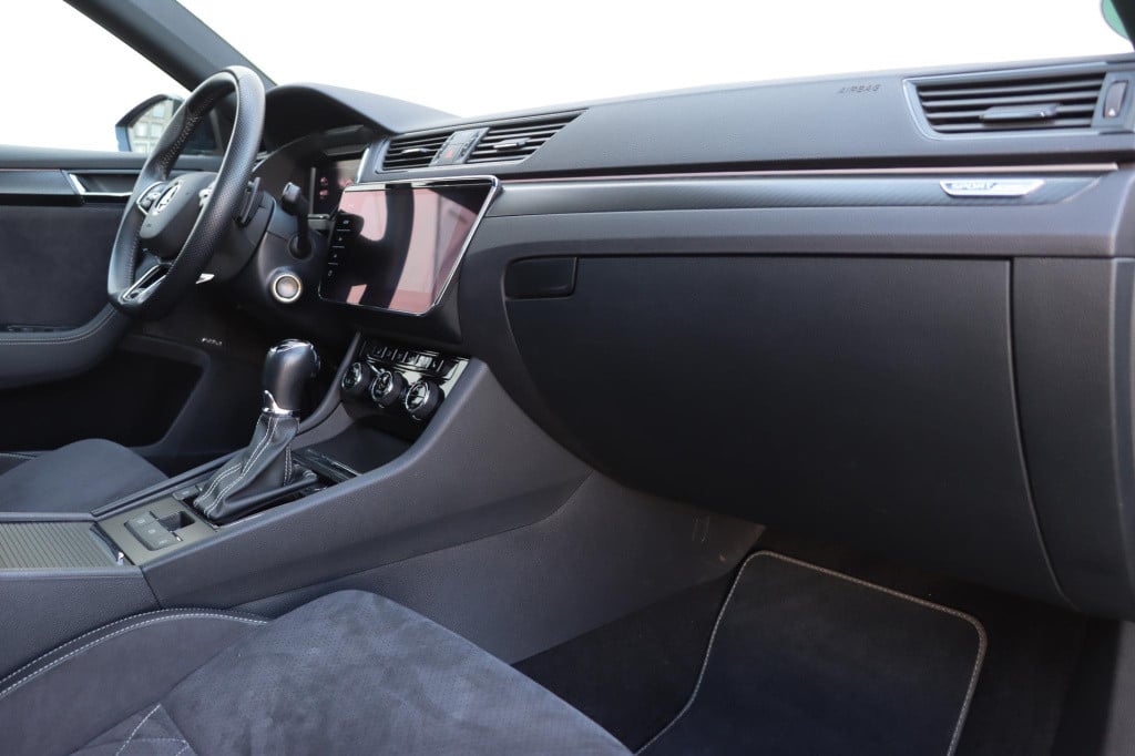 Skoda Superb combi 1.4 tsi iv sportline business