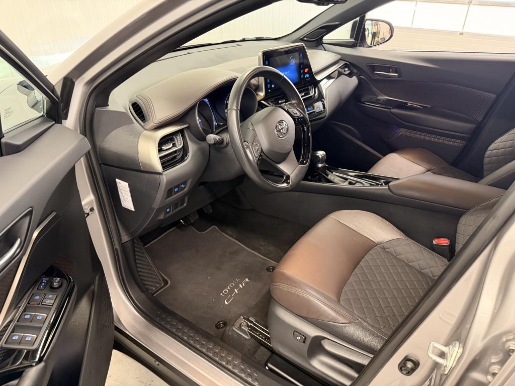 Toyota C-hr 1.8 hybrid executive