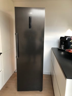 Koelkast vrijstaand 387 liter Samsung,als nieuw, moet weg ivm nieuwe keuken