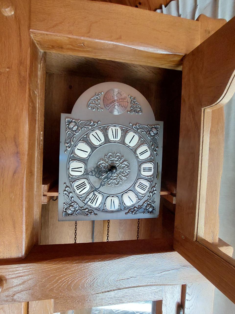 Staande Klok te koop.