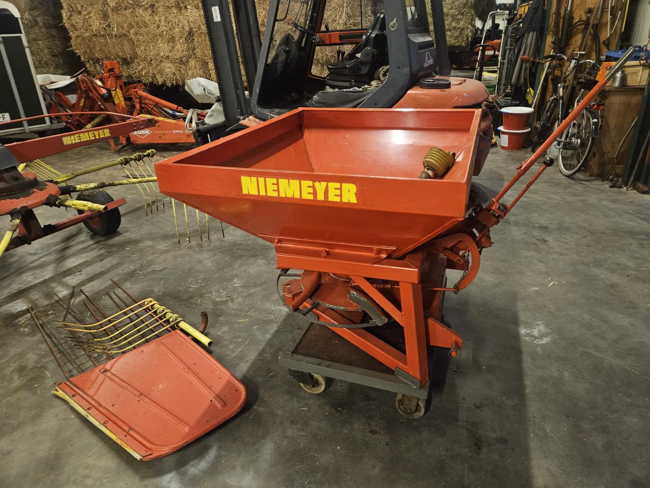 Niemeyer kunstmeststrooier