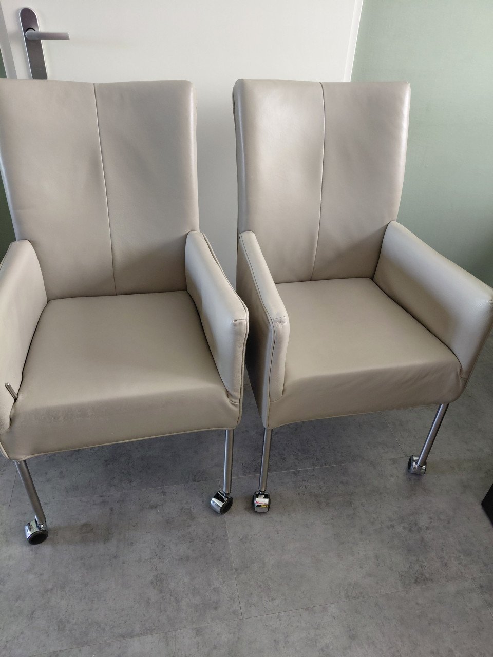 Mooie verstelbare leren eetkamerstoelen