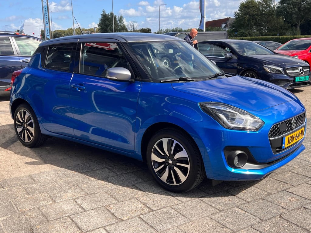 Suzuki Swift 1.0 stijl smart hybrid, camera, carplay enz...
