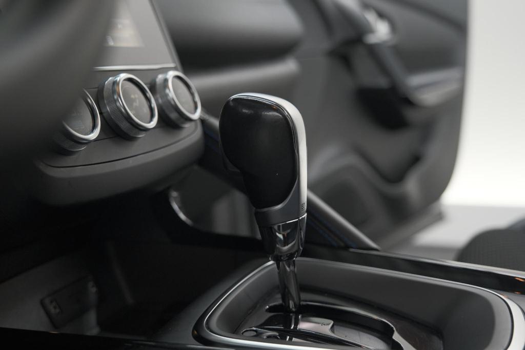 Renault Kadjar tce 140 edc limited | camera | dodehoekdetectie | apple carp