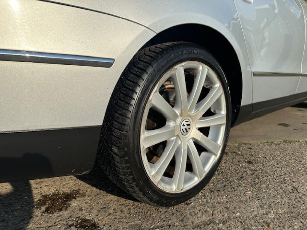 Volkswagen Passat 2.0 fsi comfortline airco navi 6-bak