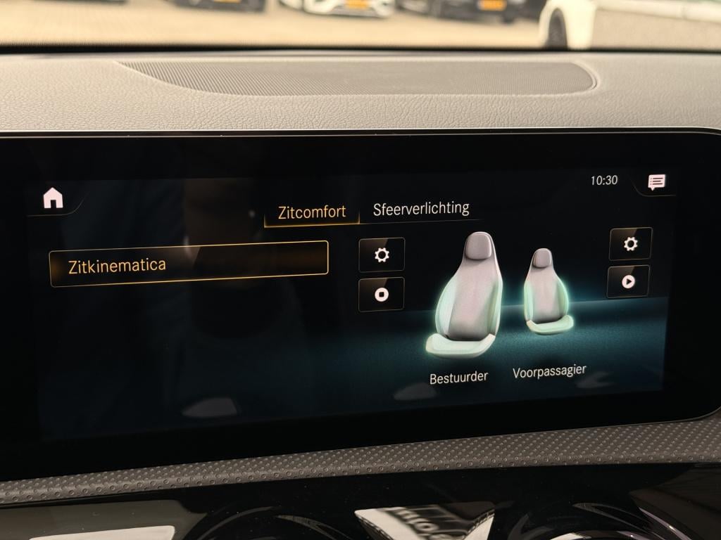 Mercedes-Benz A-Klasse 250 e amg line | nightpakket | pano | leder | el. st