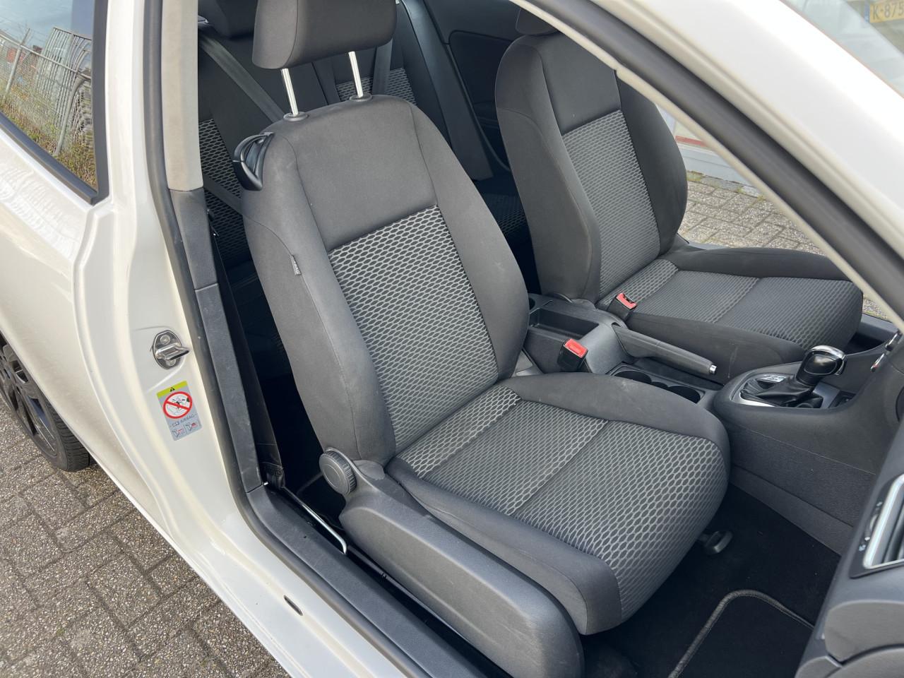 Zeer fraaie VW Golf Automaat uit 2012 met slechts 84.000 km