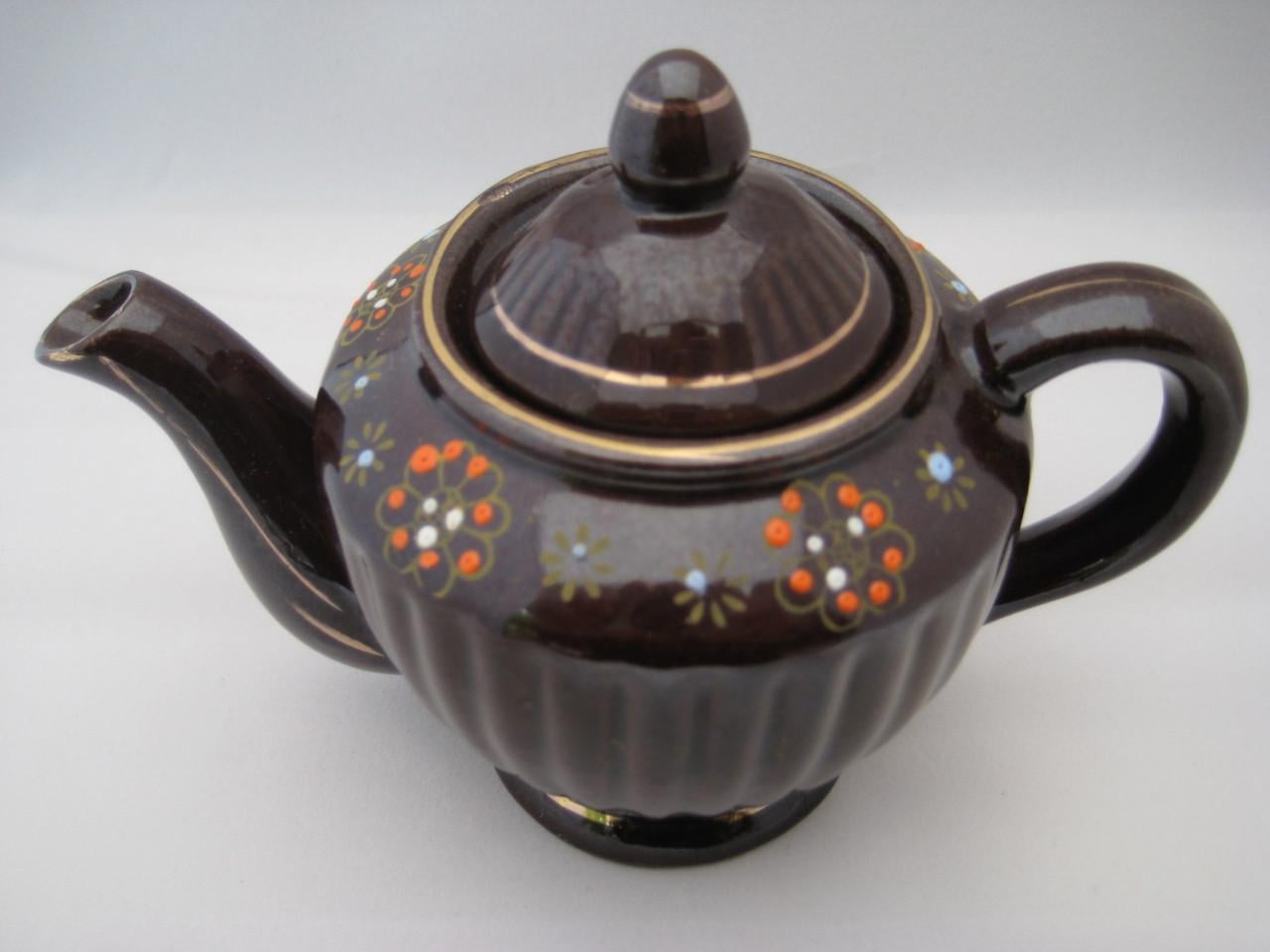 Diverse thee- en koffiepotten       doos 56