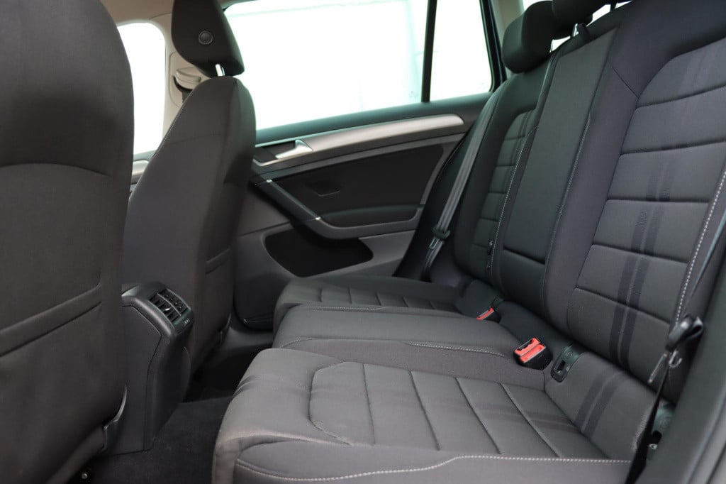 Volkswagen Golf variant 1.0 tsi connected series