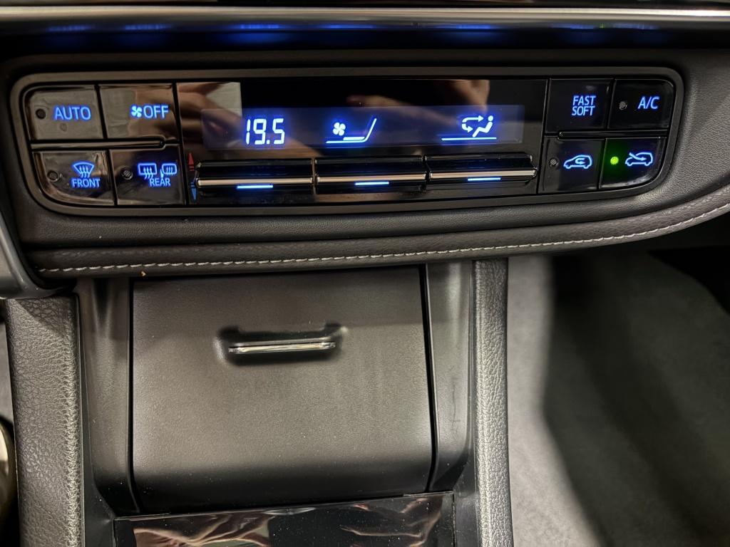 Toyota Auris 1.2t volcano edition