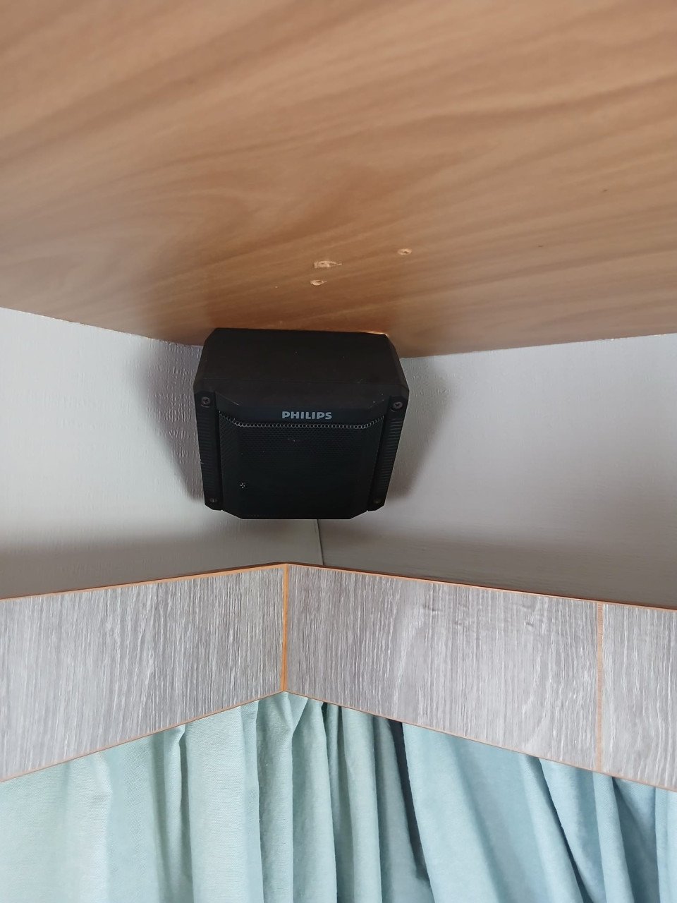 Caravan Avento retro met stapelbed + vernieuwd interieur