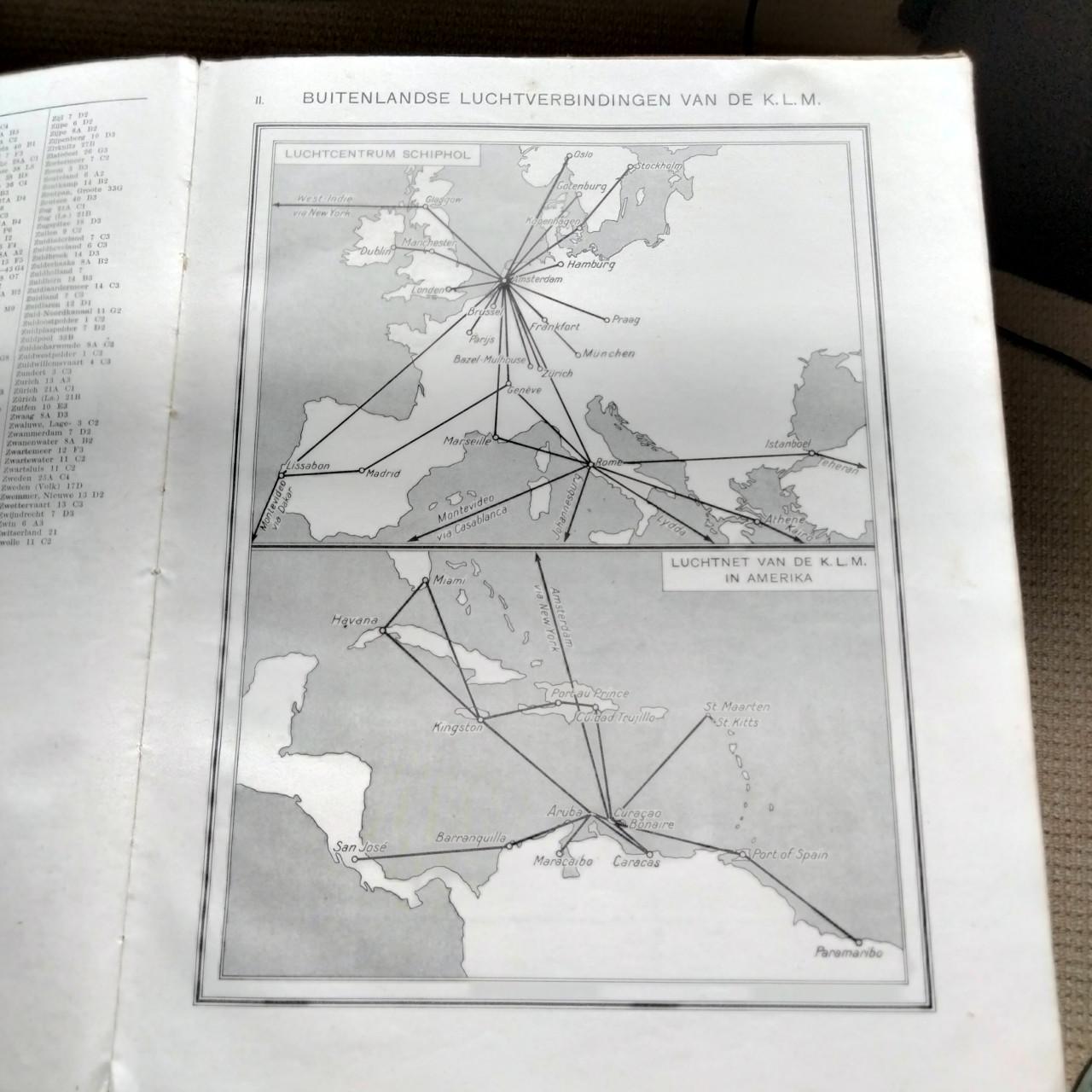 Kleine schoolatlas der gehele aarde.