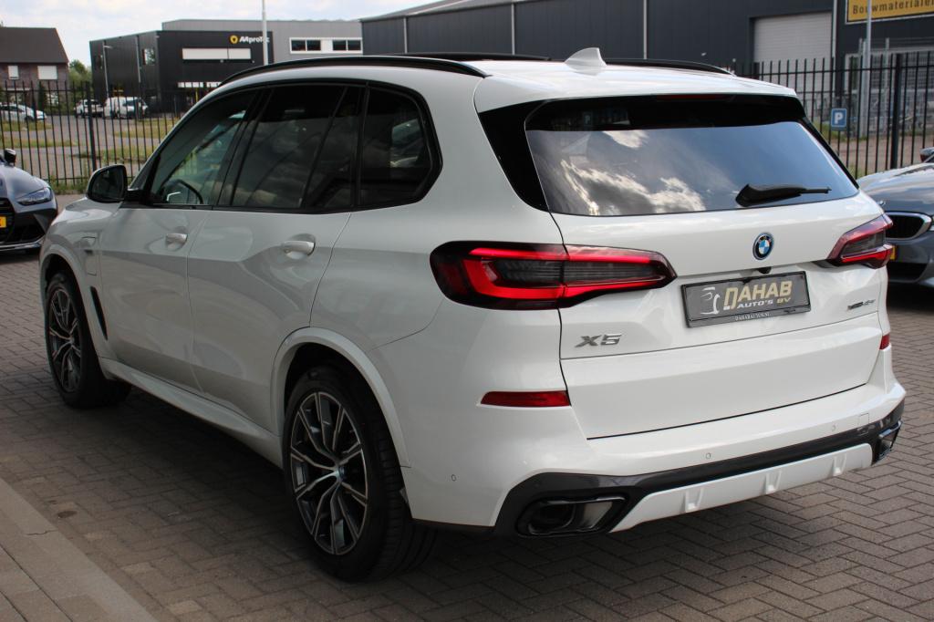 BMW X5 xdrive45e high executive | m pakket | pano | luchtvering | trekhaak 