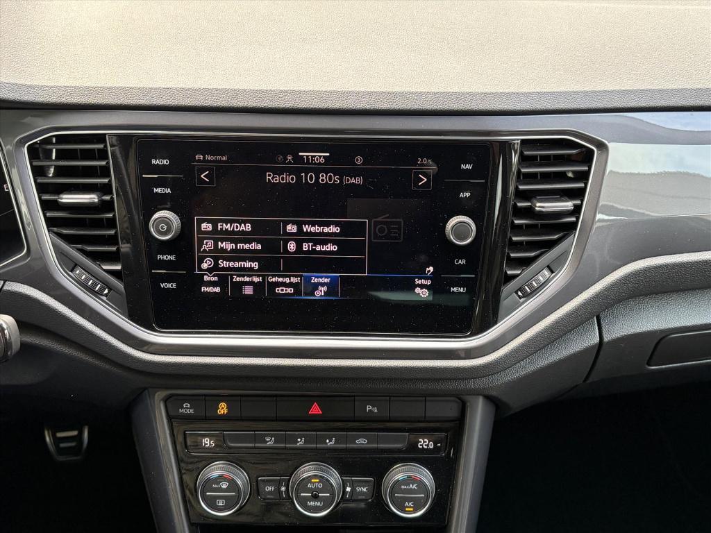 Volkswagen T-roc 1.5 tsi 150pk sport 6 hand|camera|carplay|led|rijklaarprij