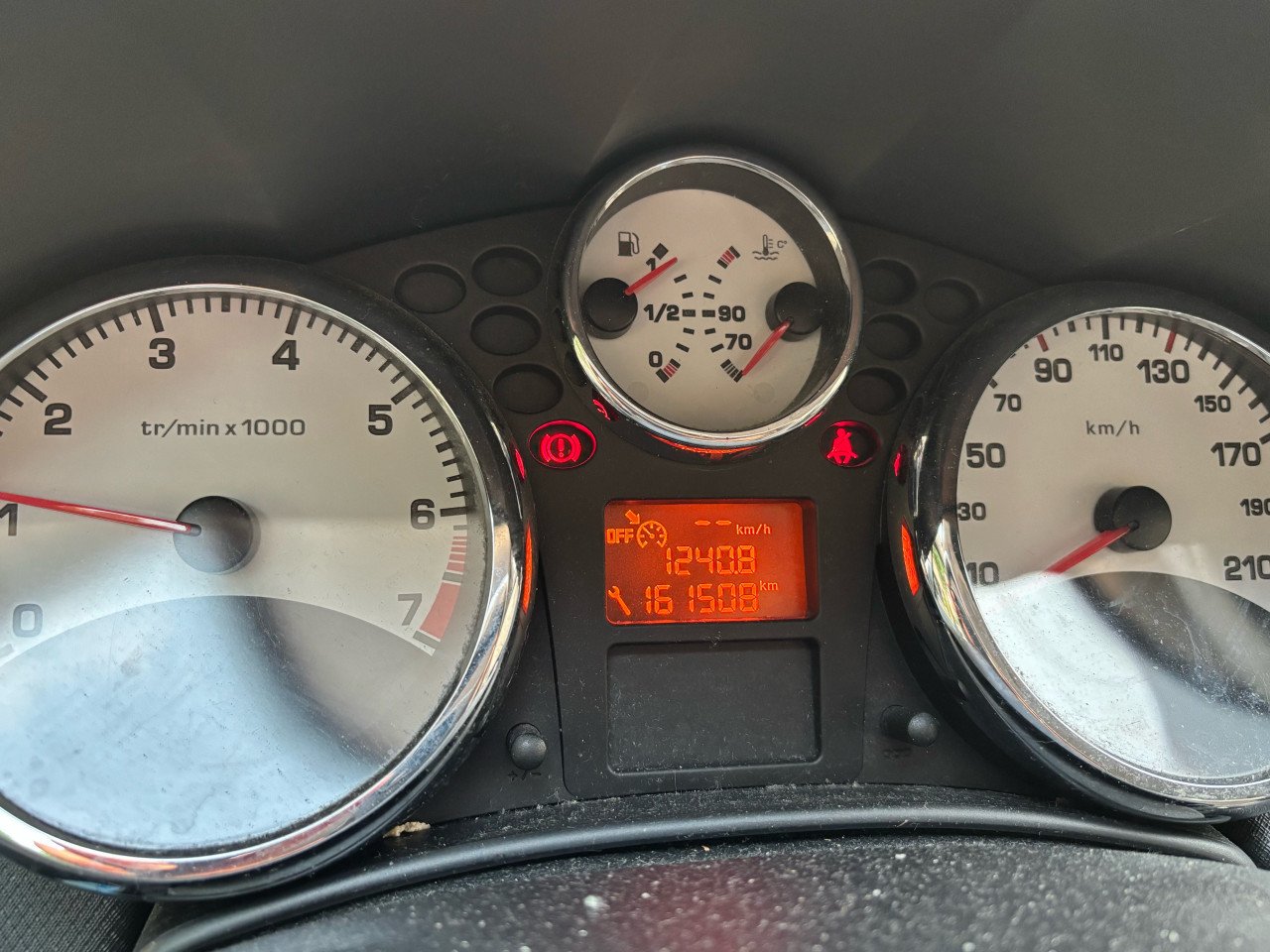Peugeot 207 - 1.6 VTI 16V 5 deurs - 2010 - parkeersensor en trekhaak