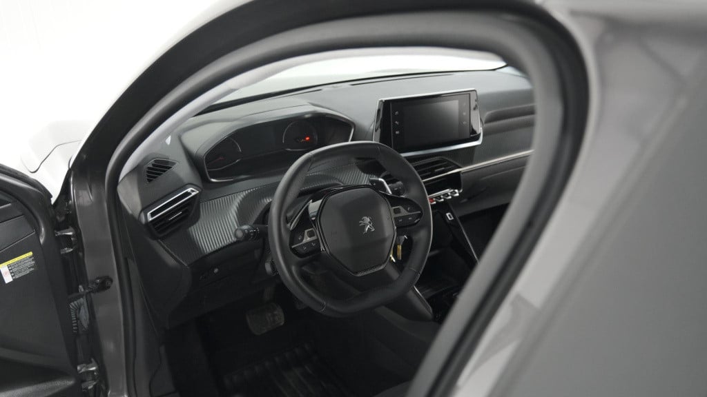 Peugeot 208 puretech 100 eat8 active | parkeersensoren | navigatie | apple 