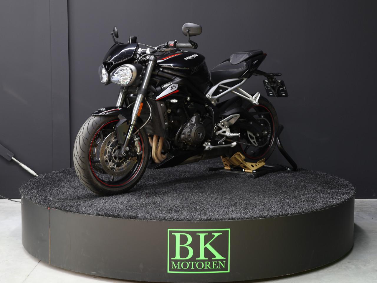 STREET TRIPLE RS | Phantom Black