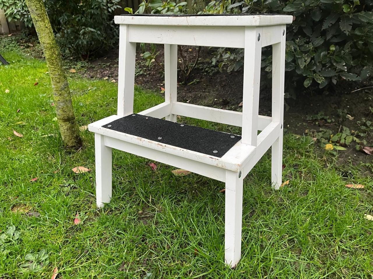 Houten IKEA keukentrapje / werkkrukje met anti-slip