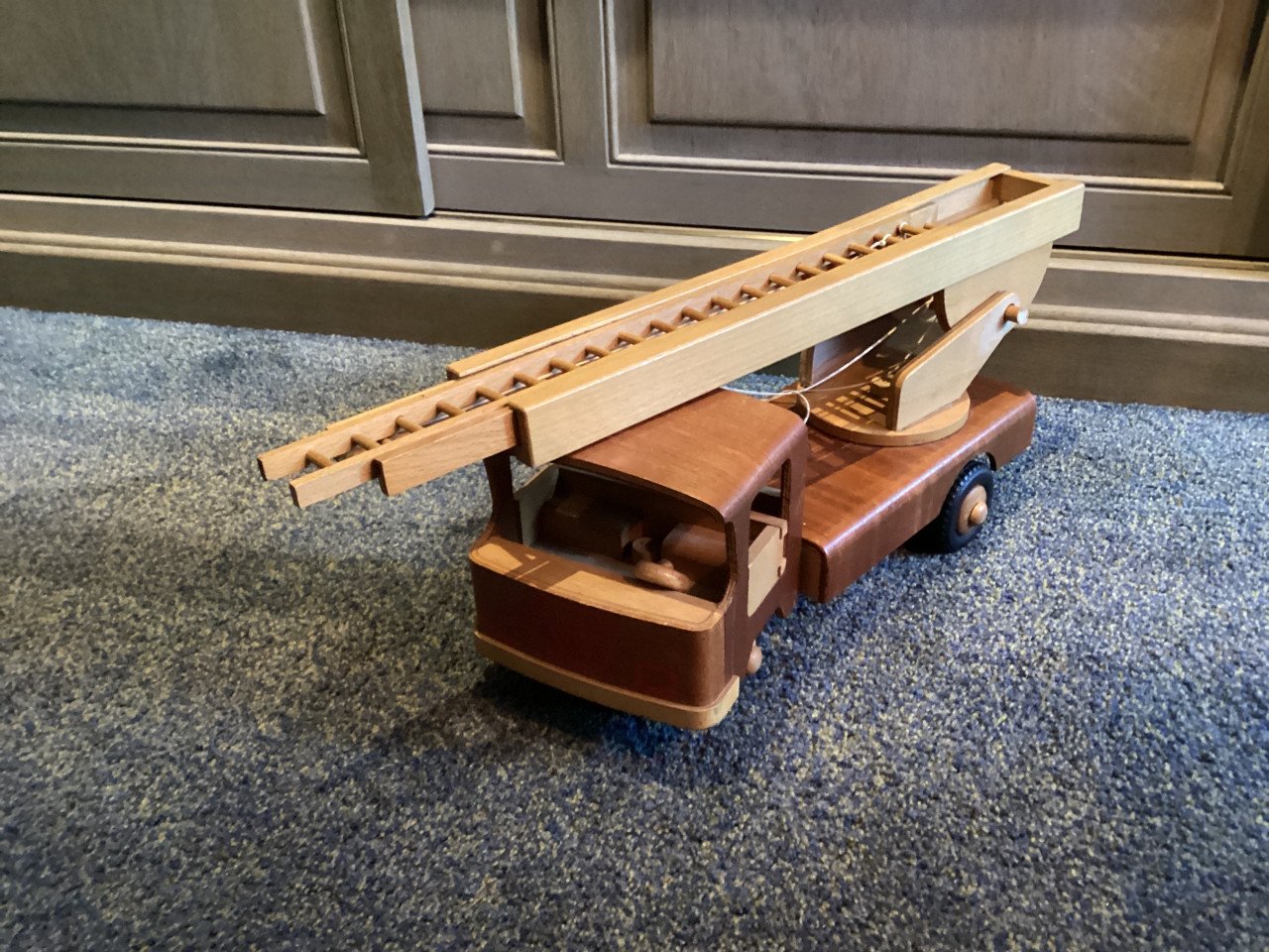 Houten speelgoed ladderwagen